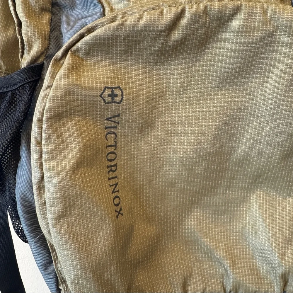 Victorinox Swiss Army Backpack Green Black‎ Padded Multi Pockets